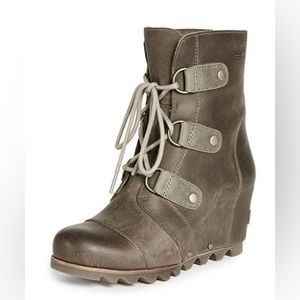 Sorel Women’s Joan of Arctic Wedge Boots